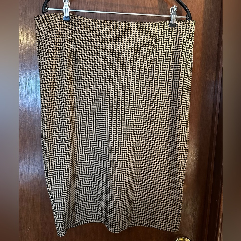 ✅ 3 for $25 (or purchase separately) - Classic Houndstooth Pencil Skirt